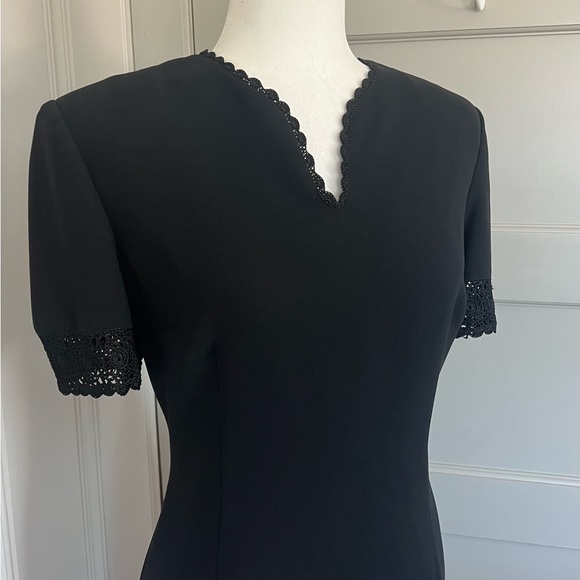 Talbots Dresses & Skirts - Talbots Dress Black Crepe Short Sleeved Dress Embroidered V-Neckline Sleeves 12P
